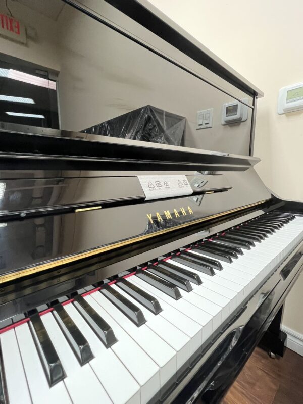 2000 YAMAHA UPRIGHT PIANO YU3 - Image 4