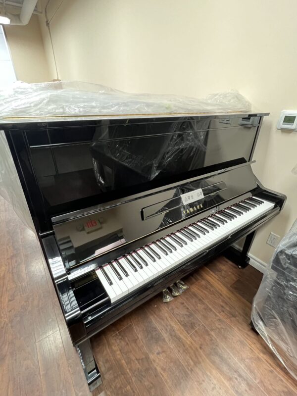 2000 YAMAHA UPRIGHT PIANO YU3 - Image 3