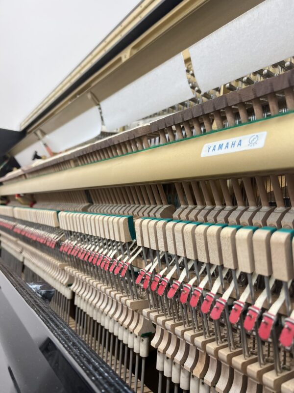 1988 YAMAHA UPRIGHT PIANO UX3 - Image 2