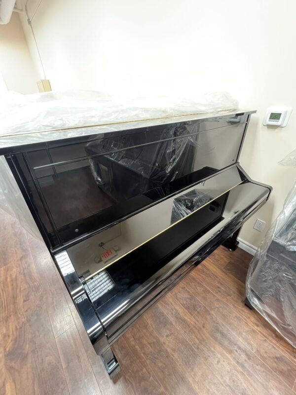 2000 YAMAHA UPRIGHT PIANO YU3