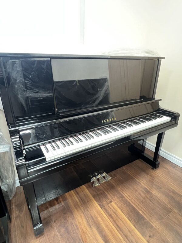 1990 YAMAHA UPRIGHT PIANO UX30BL
