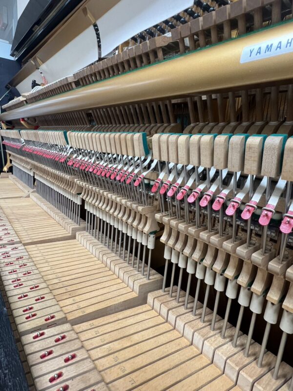 1980 YAMAHA UPRIGHT PIANO U3H - Image 5