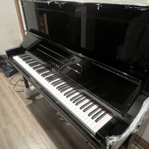 2000 YAMAHA UPRIGHT PIANO YU3S