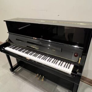 2010 YAMAHA UPRIGHT PIANO U1