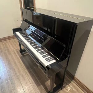 1988 YAMAHA UPRIGHT PIANO UX10BL