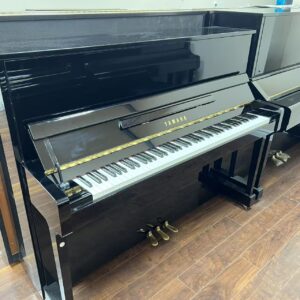 2003 YAMAHA UPRIGHT PIANO YM5