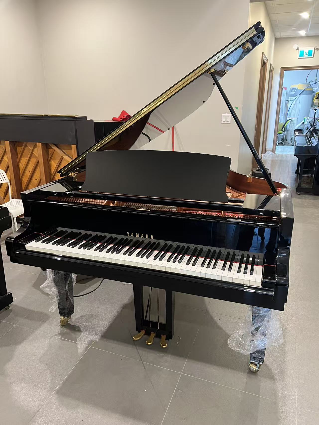 2022 YAMAHA GRAND PIANO C3X - Image 3
